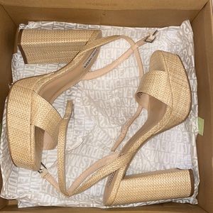 Steve Madden LESSA Platform sandals